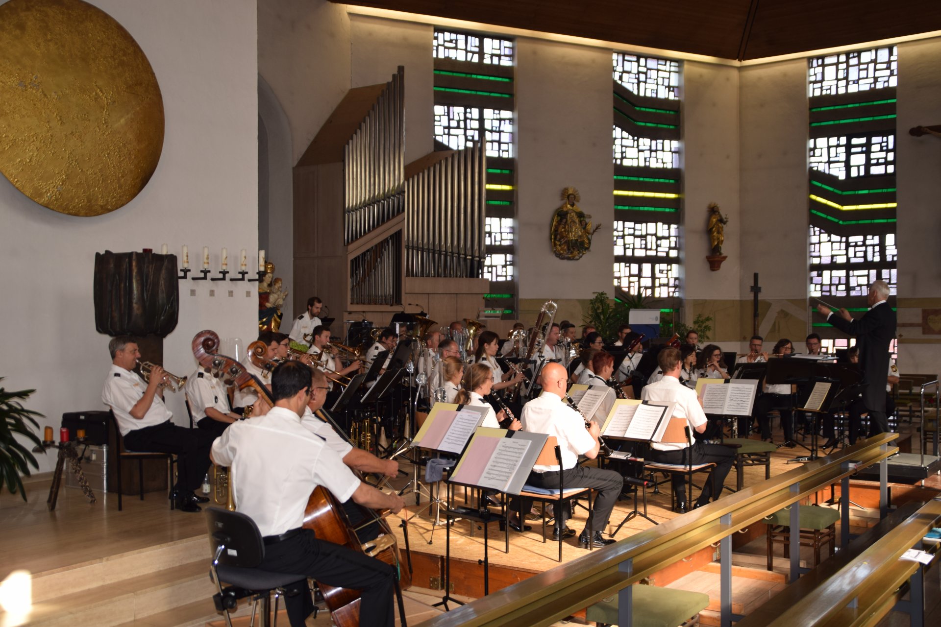 Dampfnudel oder Rahmstrudel als Highlights bei Konzert des Polizeiorchesters Bayern in Gebenbacher Pfarrkirche