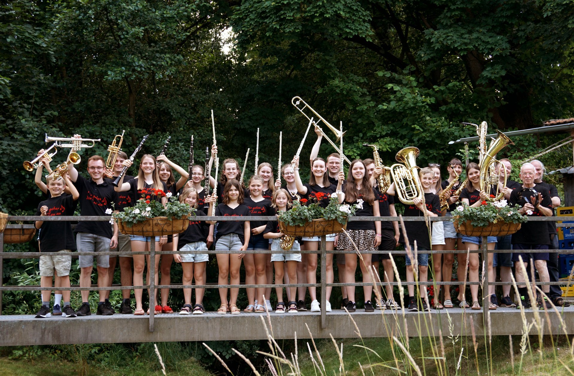 Nachwuchsorchester der Blasmusik Gebenbach begeistert beim Sommerkonzert im Hüthäusel